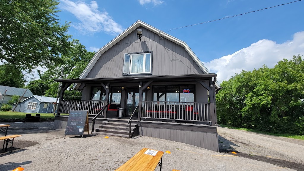 The Hemlock Barn | 1217 Lobsinger Line, Waterloo, ON N2J 4G8, Canada | Phone: (519) 206-1616