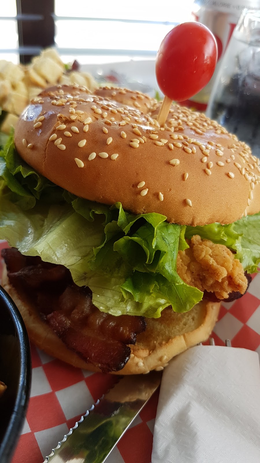 Le Snack Branché | 1284 Boulevard Bastien, Québec, QC G2K 1G2, Canada | Phone: (418) 704-1616