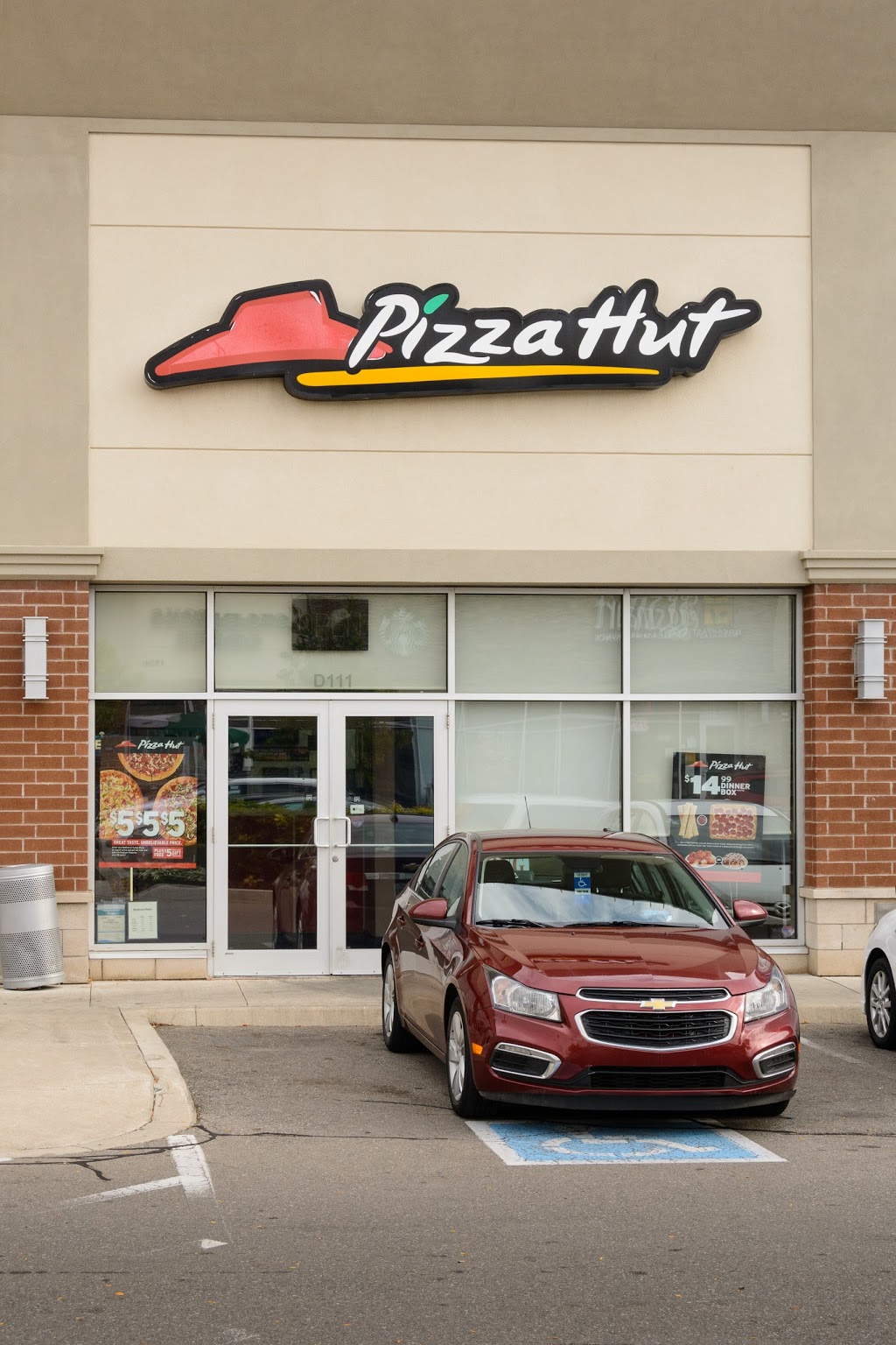 Pizza Hut | 1900 Fowler Dr, Mississauga, ON L5K 0A1, Canada | Phone: (905) 823-0061