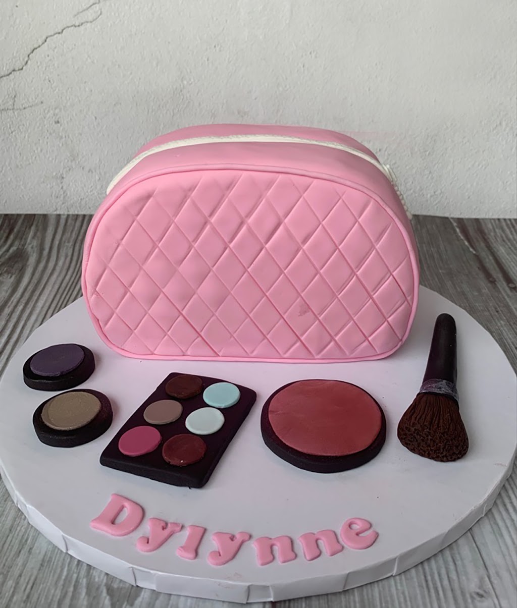 Sweetnd Custom Cakes | 16 Evansbrooke Landing NW, Calgary, AB T3P 1G5, Canada | Phone: (403) 585-5139