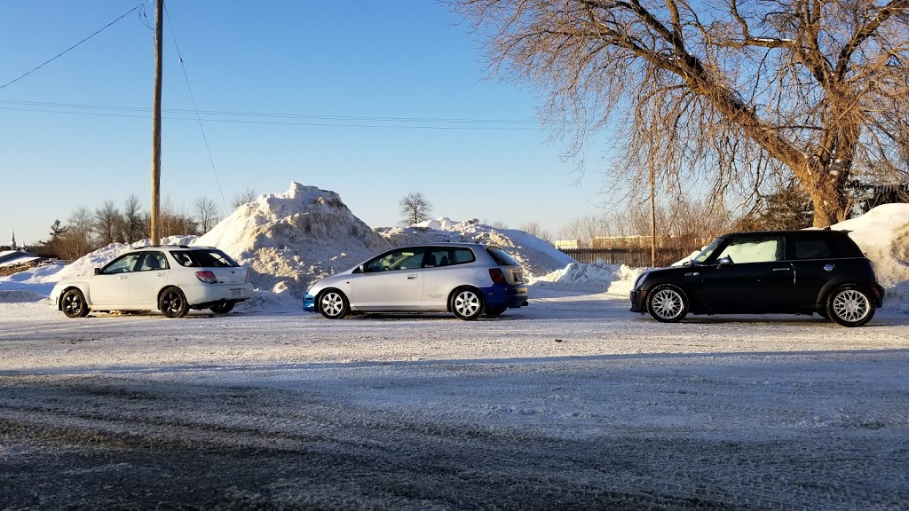 Four Seasons Car Wash | 386 Madawaska Blvd, Arnprior, ON K7S 3H6, Canada | Phone: (613) 623-0981