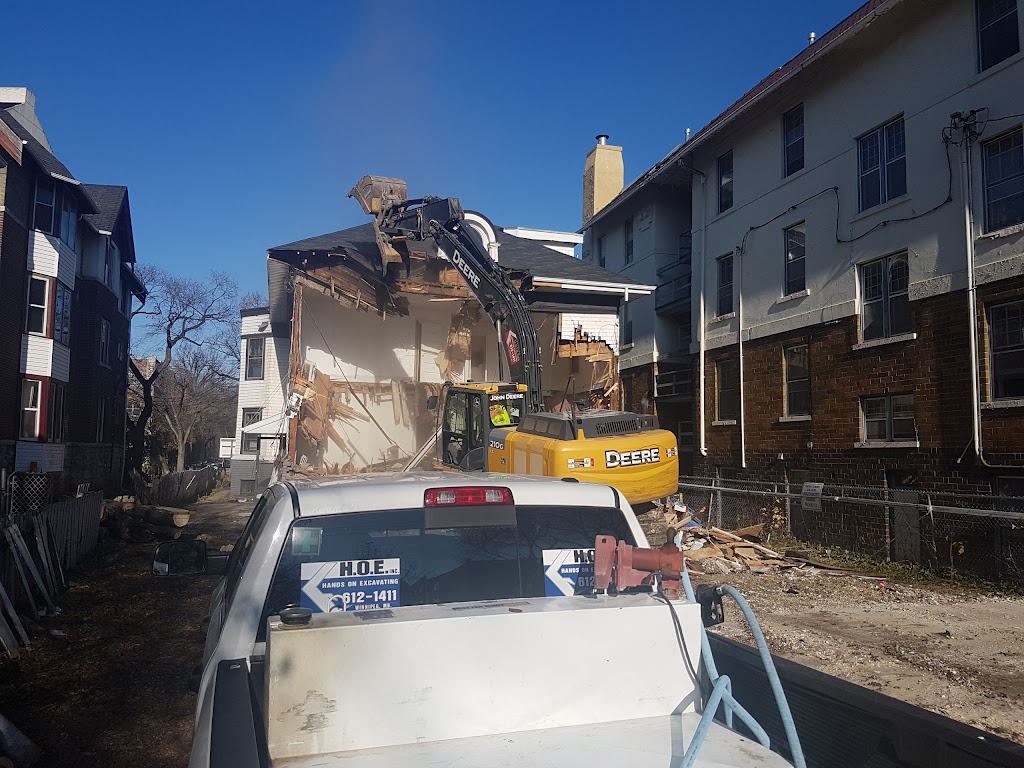 Hands On Excavating | 43 Wainwright Cres, Winnipeg, MB R2N 4N8, Canada | Phone: (204) 612-1411
