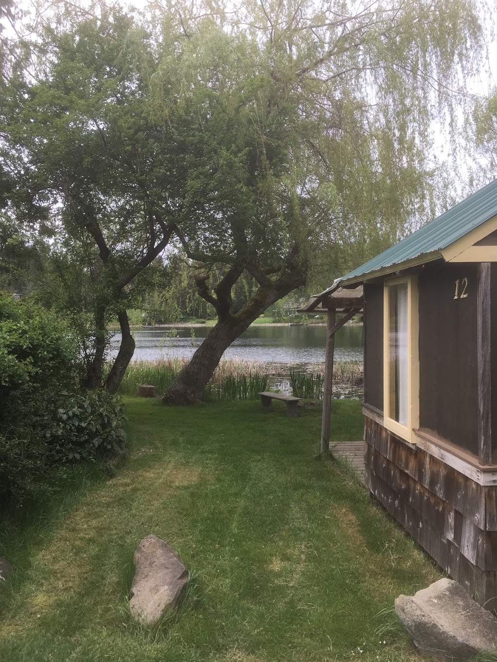 lakeside gardens resort | 1450 N End Rd, Salt Spring Island, BC V8K 1M1, Canada | Phone: (250) 537-5773