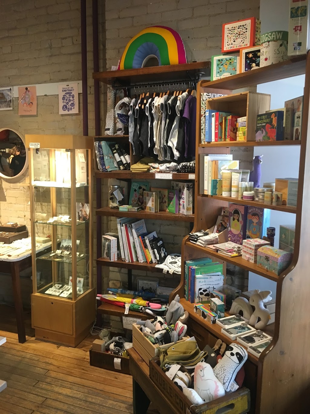 Scout | 405 Roncesvalles Ave, Toronto, ON M6R 2N1, Canada | Phone: (416) 546-6922