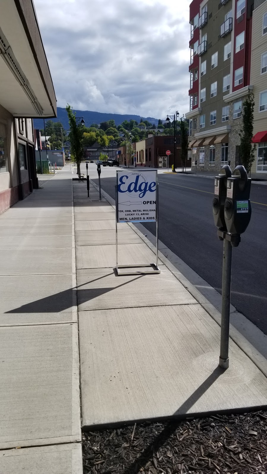 Edge Apparel & Imprints Inc. | 3003 29 Ave #1, Vernon, BC V1T 1Y9, Canada | Phone: (236) 426-2250