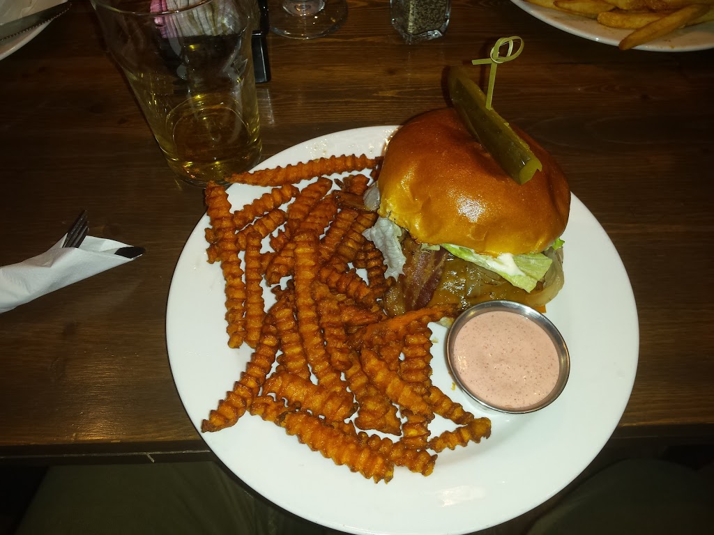 Coyote Grill | 106 2 St W, Cremona, AB T0M 0R0, Canada | Phone: (403) 637-0097
