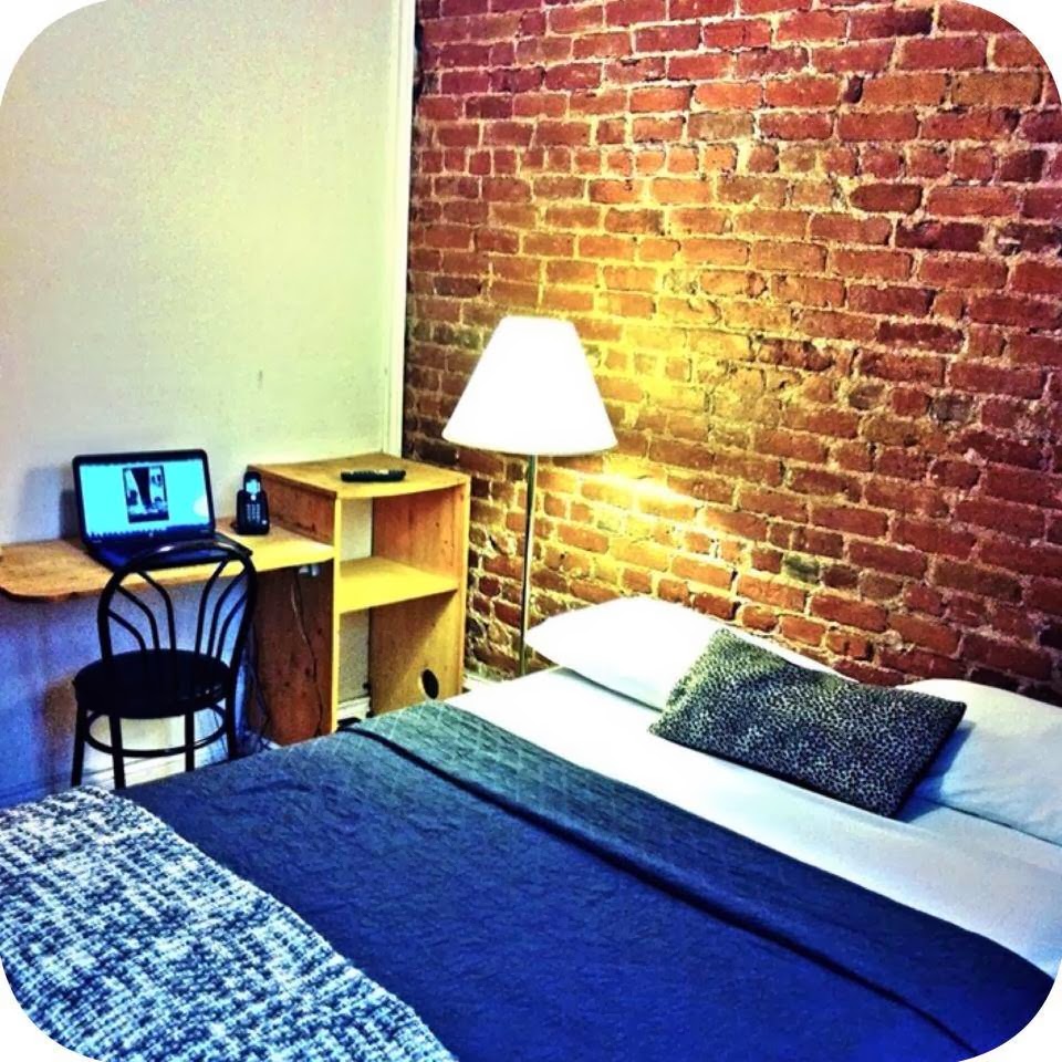 Celebrities Hotel | 1095 Rue Saint-Denis, Montréal, QC H2X 3J3, Canada | Phone: (514) 849-9688