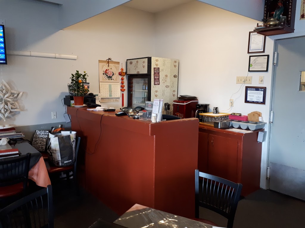 New Queen Restaurant | 1 Hobin St, Stittsville, ON K2S 1A6, Canada | Phone: (613) 836-6672