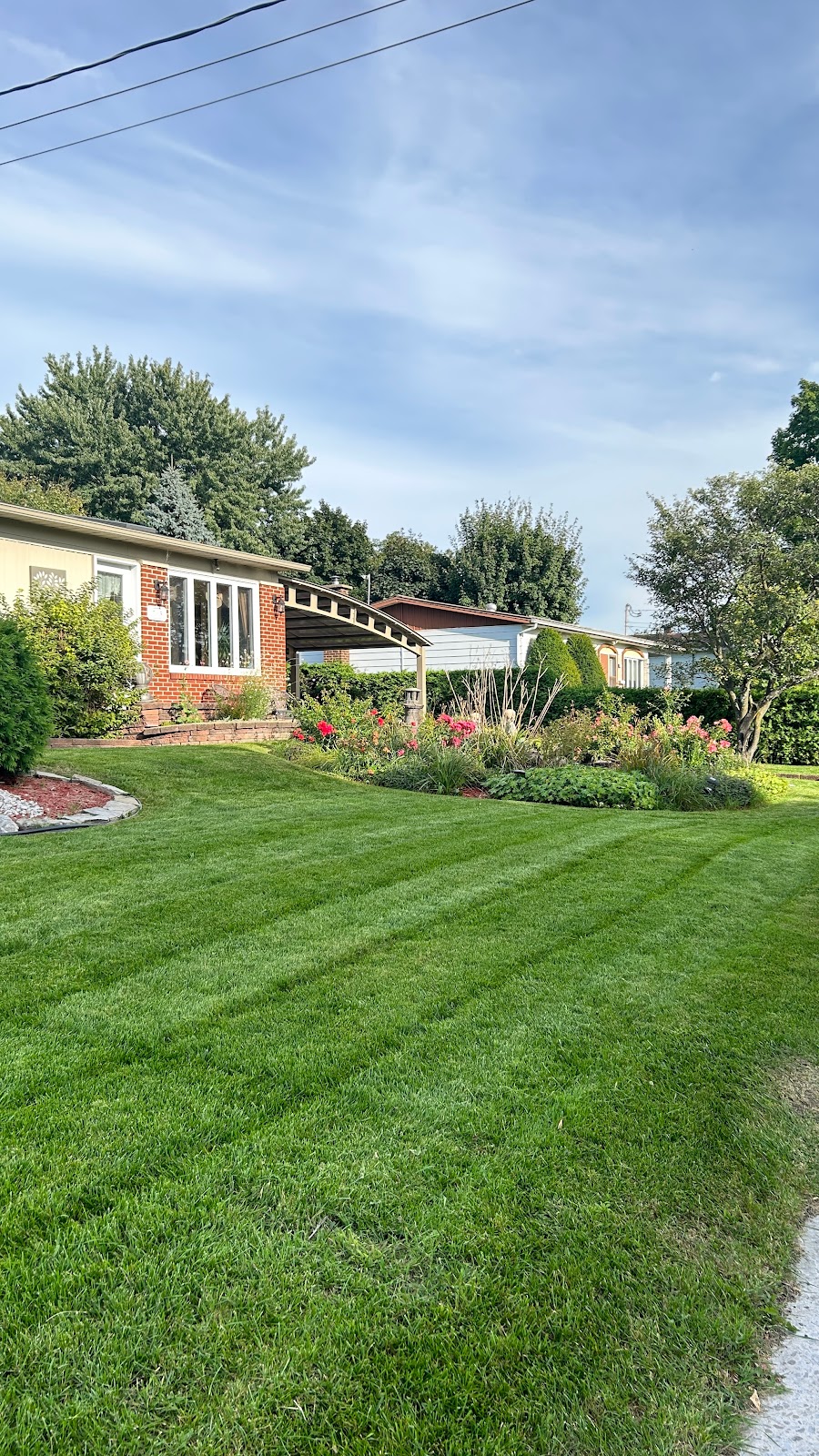 Le Gazon des Julievillois | 2687 Rue de Villandry, Sainte-Julie, QC J3E 2R1, Canada | Phone: (438) 394-7430