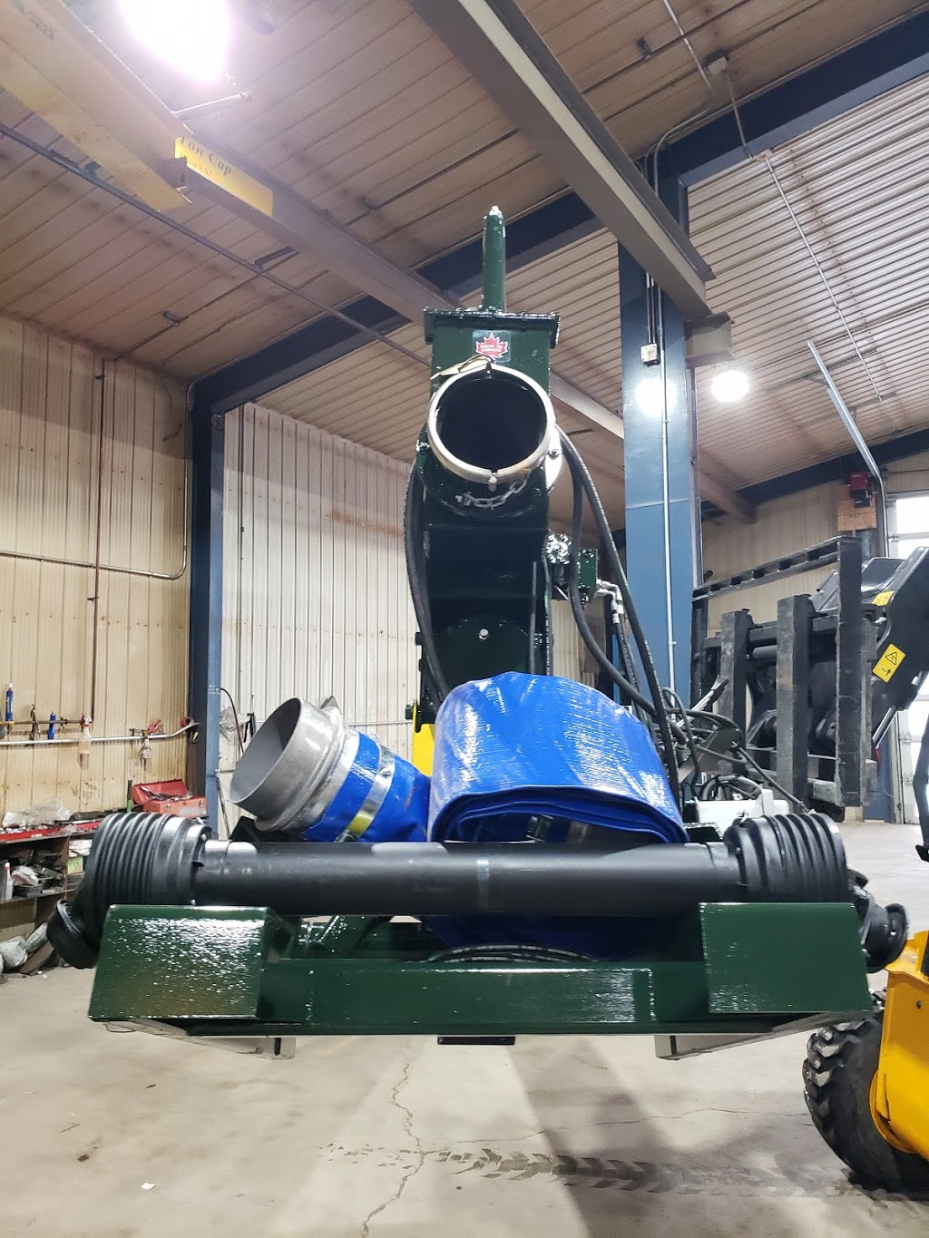 Husky Farm Equipment Ltd | 7440 Wellington 17, Mapleton, ON N0B 1A0, Canada | Phone: (519) 846-5329