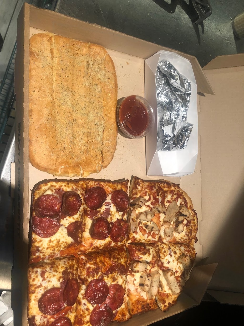 Pizza Hut Wasaga Beach | 1360 Mosley St, Wasaga Beach, ON L9Z 2C5, Canada | Phone: (705) 352-4242