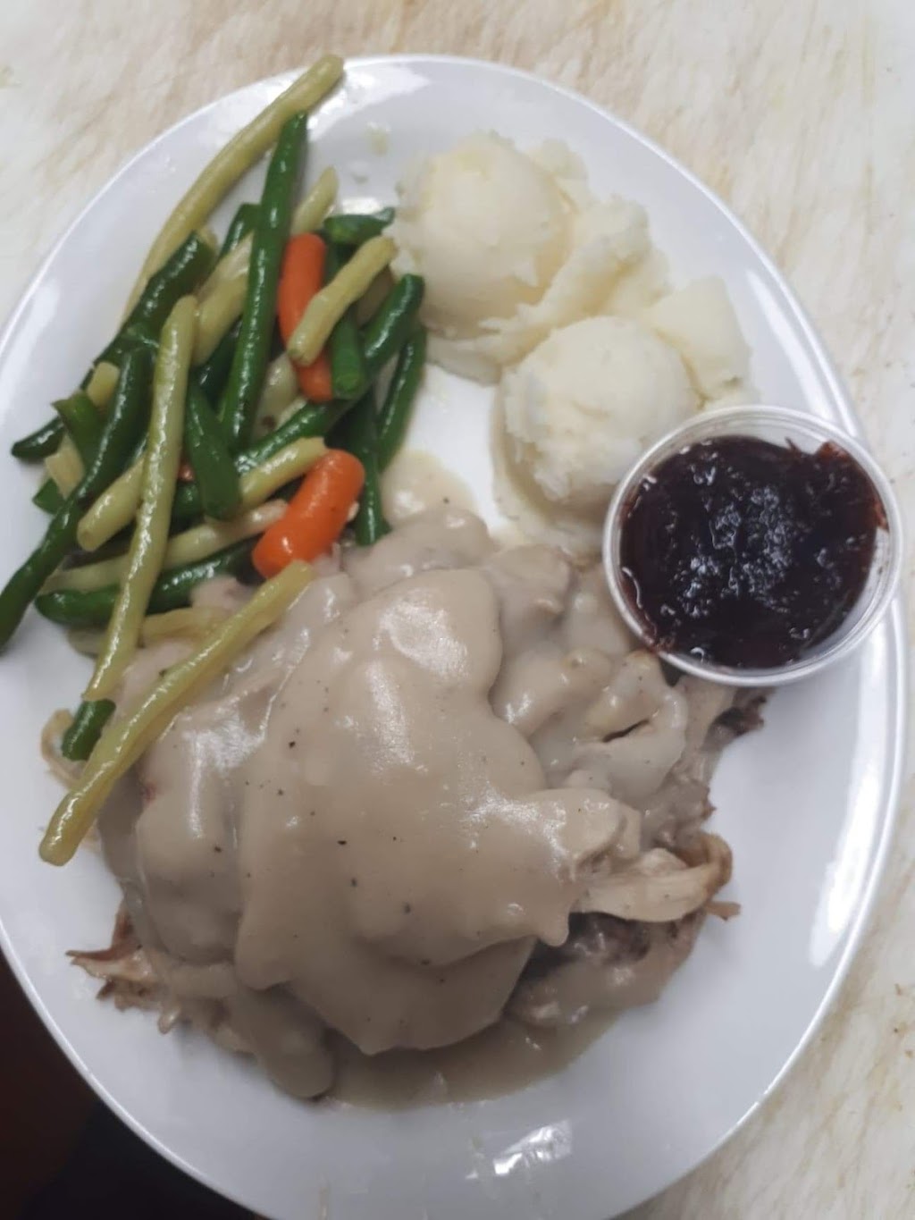 Town & Country Restaurant | 683 Eramosa Rd, Guelph, ON N1E 5Z8, Canada | Phone: (519) 823-5041