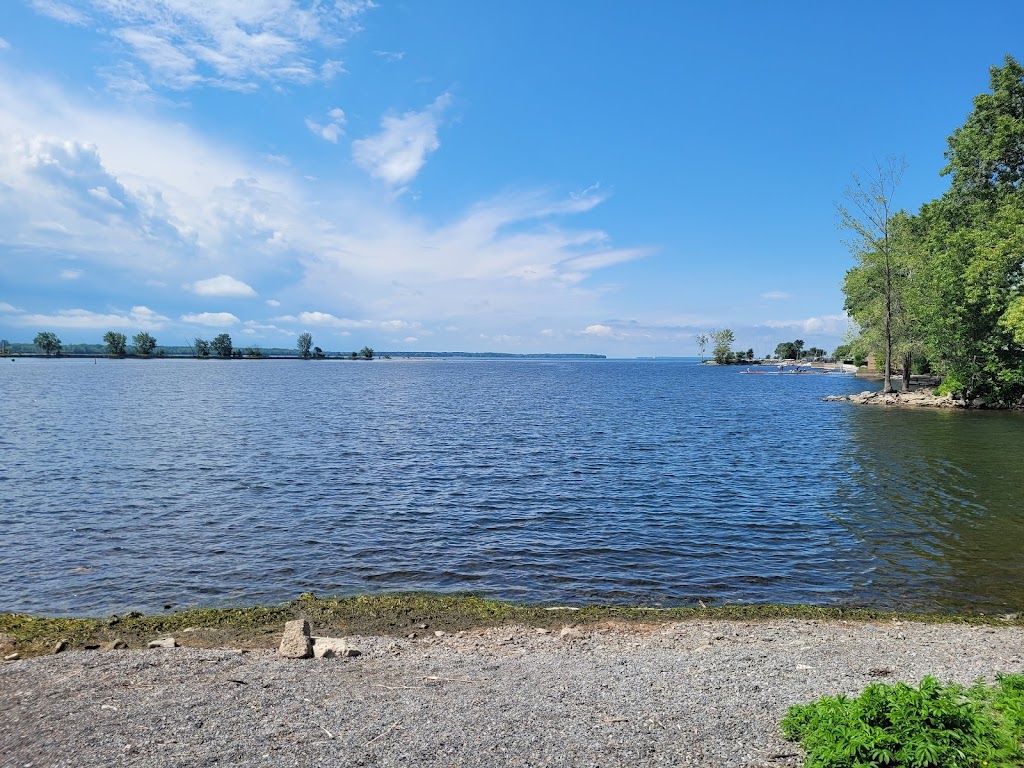 Parc des Saules | Bd Saint-Joseph, Montréal, QC H8S 4B7, Canada | Phone: (514) 872-0311