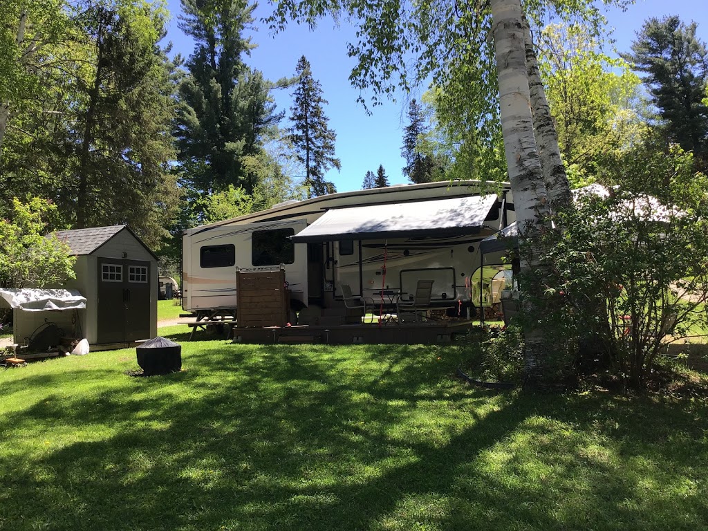 CAMPING LESCARGOT | 35 Chemin Constantineau, Notre-Dame-de-Pontmain, QC J0W 1S0, Canada | Phone: (819) 597-4545