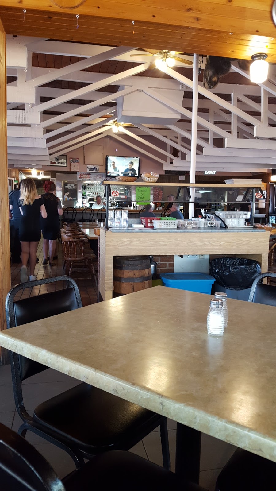 Brasserie Le Tombereau | 1387 QC-335, Saint-Lin - Laurentides, QC J5M 1Y2, Canada | Phone: (450) 439-3252