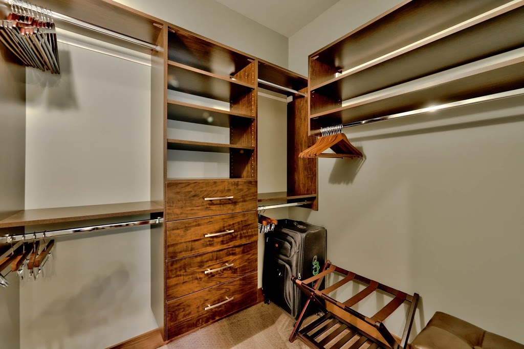 Leopards Landing - Village Walk #4 | 3280 Village Way #4, Sun Peaks, BC V0E 5N0, Canada | Phone: (250) 578-6939
