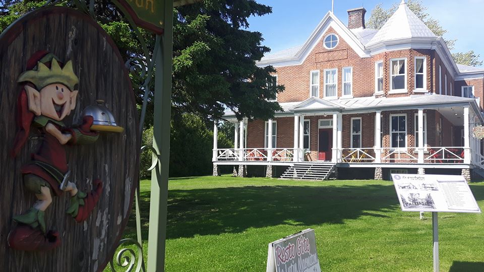 Resto-Gîte Le Lutin Marmiton | 2410 Ave Principale, Saint-Élie-de-Caxton, QC G0X 2N0, Canada | Phone: (819) 221-2150