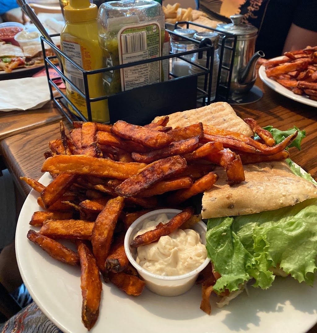 Kings Pearl | 71 King St, Tiverton, ON N0G 2T0, Canada | Phone: (519) 368-7171