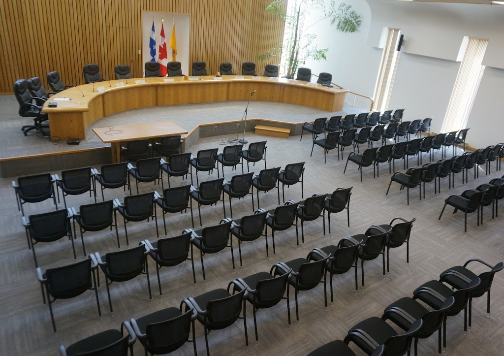 Côte Saint-Luc City Hall | 5801 Boul Cavendish, Côte Saint-Luc, QC H4W 3C3, Canada | Phone: (514) 485-6800