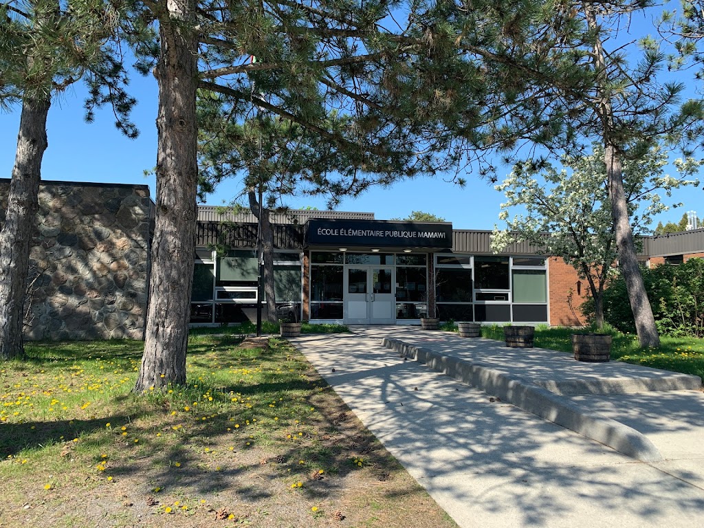 École élémentaire publique Mamawi | 20 Harrison St, Nepean, ON K2H 7N5, Canada | Phone: (613) 596-2130