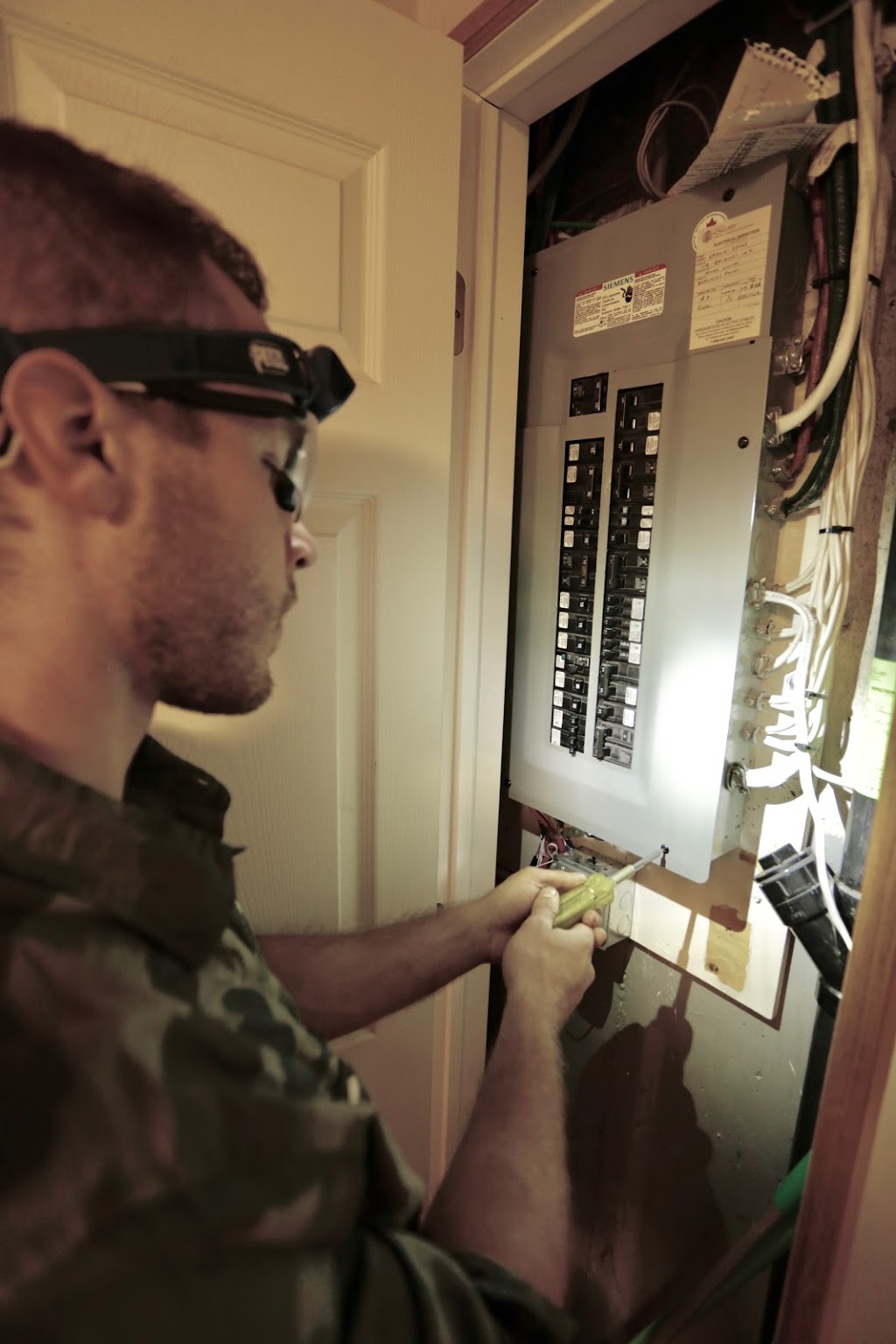 Camo Electric | 119 Dalhurst Way NW, Calgary, AB T3A 1P1, Canada | Phone: (403) 922-8666
