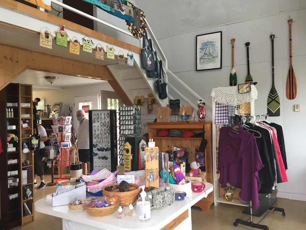 Boutique du Havre | 101 Rue de la Marina, Berthier-sur-Mer, QC G0R 1E0, Canada | Phone: (418) 259-1291