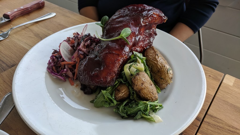 Waupoos Estates Winery & Restaurant | 3016 County Road 8, Picton, ON K0K 2T0, Canada | Phone: (613) 476-8338