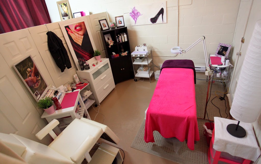 Les Distributions Féminia | 17999 Rue J A Bombardier, Mirabel, QC J7J 2H8, Canada | Phone: (450) 951-1996