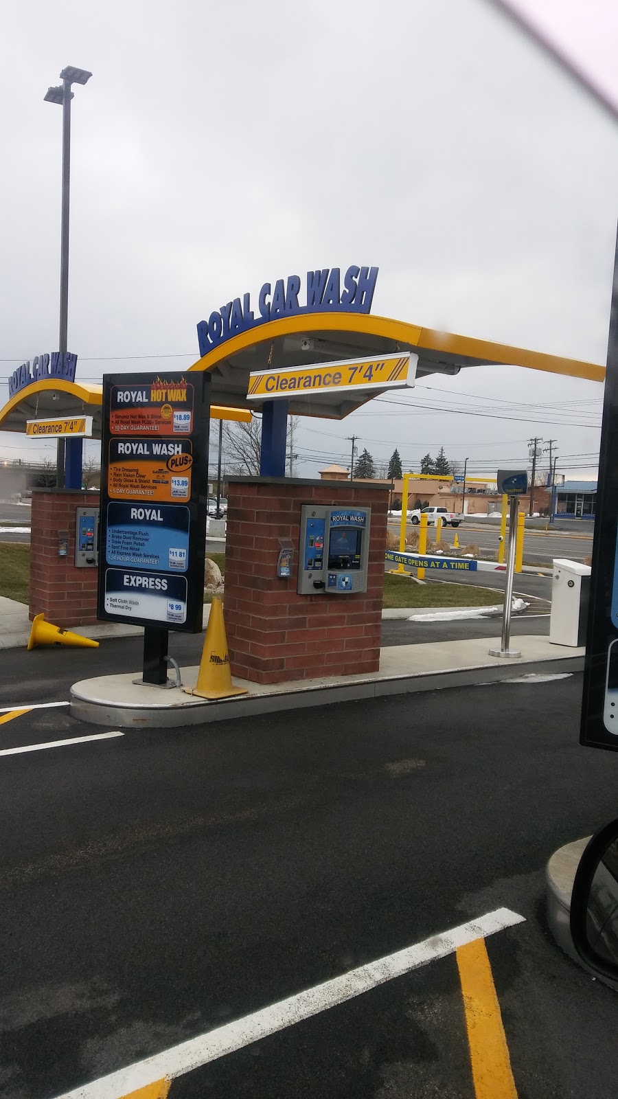 Royal Car Wash - Lancaster, NY | 6645 Transit Rd, Buffalo, NY 14221, USA | Phone: (716) 276-8899