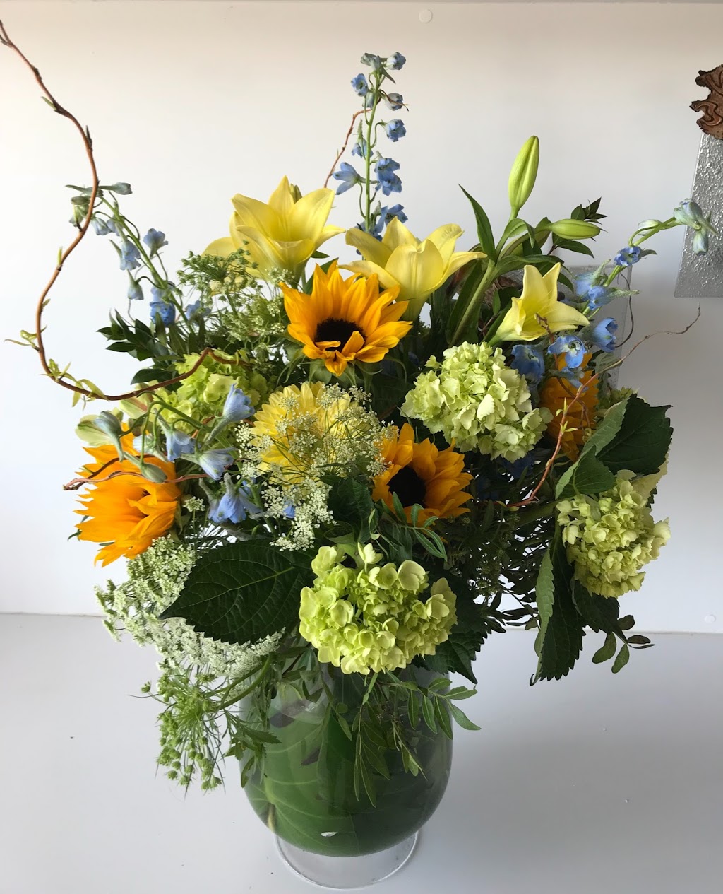 Luda Flower Salon | 130 Hollidge Blvd #1, Aurora, ON L4G 8A3, Canada | Phone: (905) 751-1000
