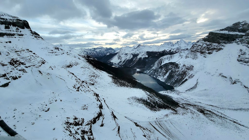 Alpine Helicopters Inc. | 91 Bow Valley Trail, Canmore, AB T1W 1N8, Canada | Phone: (403) 678-4802