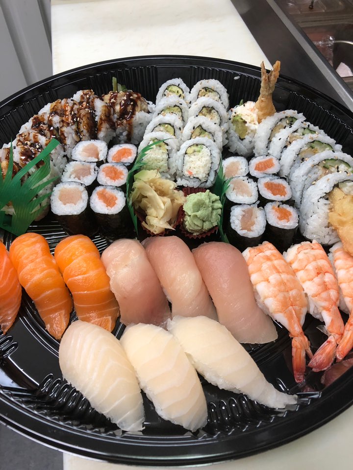 Sushi House Japanese Restaurant | 19178 Lougheed Hwy, Pitt Meadows, BC V3Y 2H6, Canada | Phone: (604) 465-0169