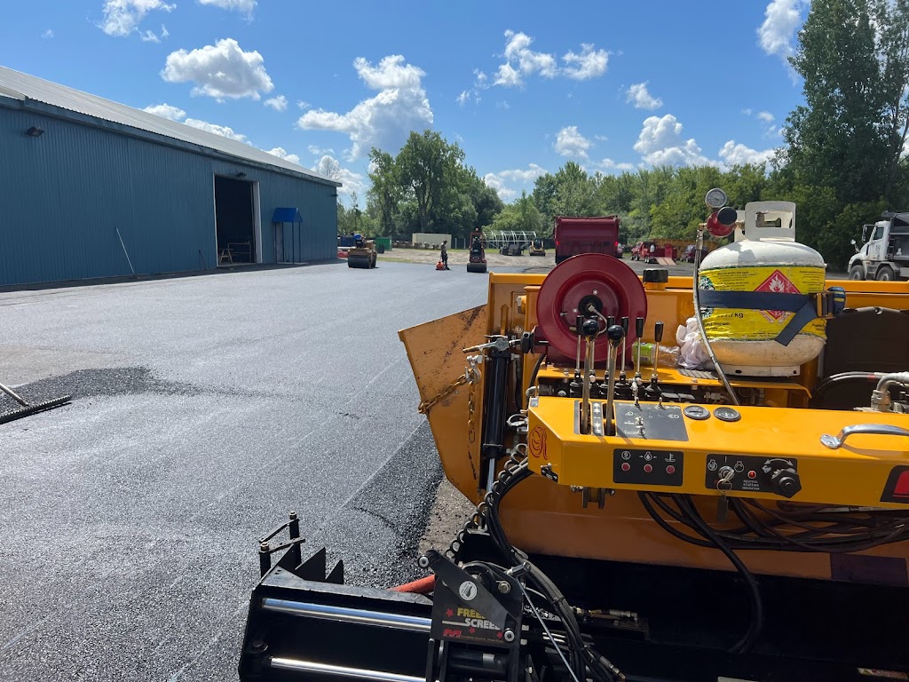 Duvernay Asphalte Et Transport | 2178 Pl. de Melbourne, Laval, QC H7M 3A3, Canada | Phone: (450) 667-9842