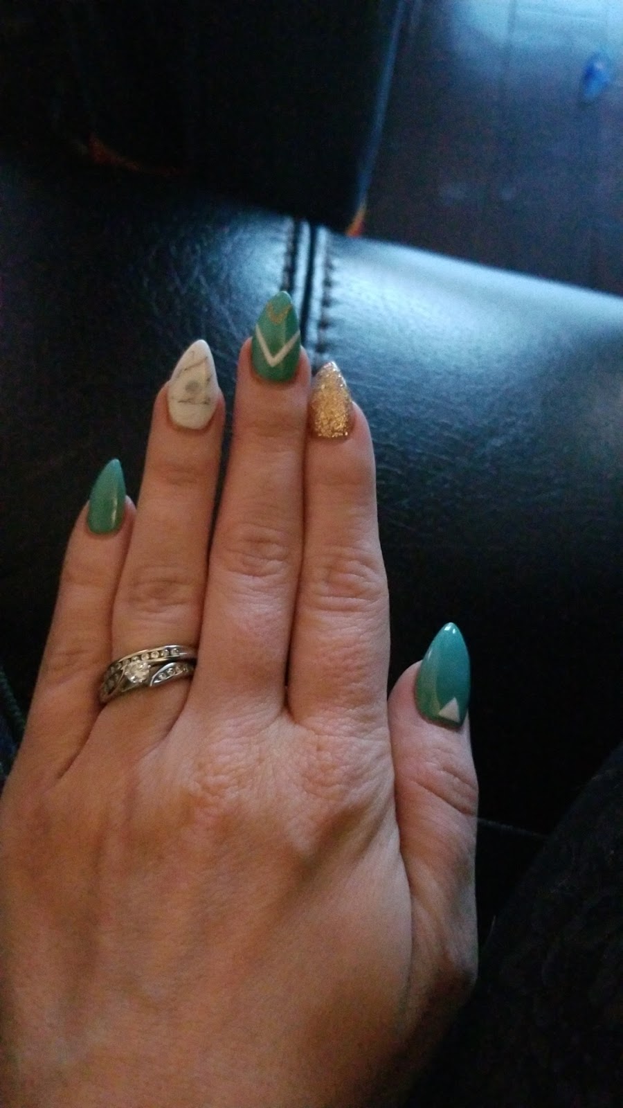 Chindas Nail Salon & Spa | 284 Mud St W, Stoney Creek, ON L8J 3Z6, Canada | Phone: (905) 578-9633