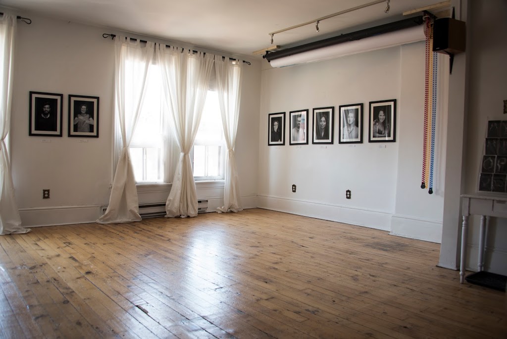 Melanie Gillis Photographer | 126 James St N, Hamilton, ON L8R 2K7, Canada | Phone: (905) 297-7050