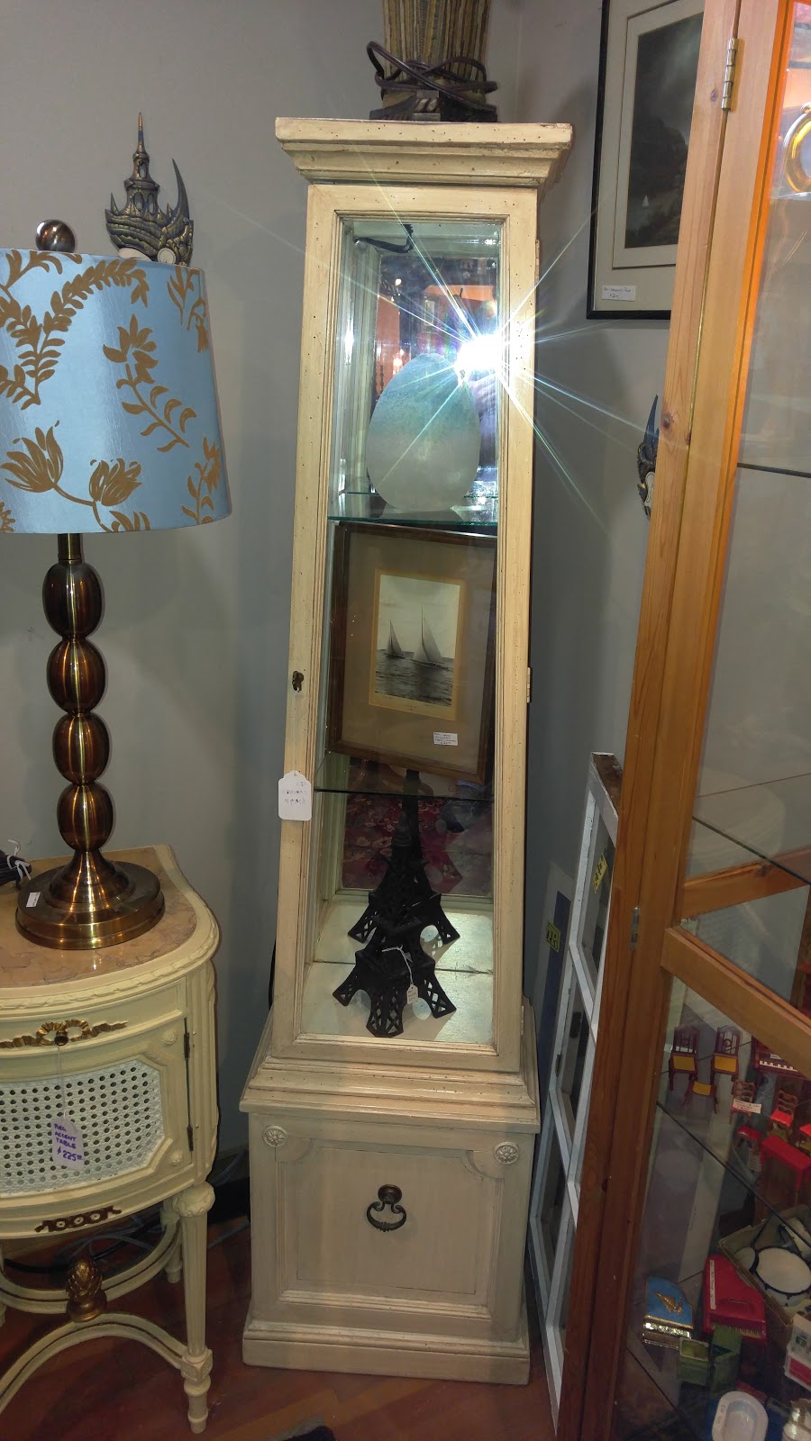 Highway Antique Emporium | 3088 Henry Rd, Chemainus, BC V0R 1K4, Canada | Phone: (250) 246-2372