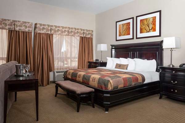 Ramada by Wyndham Weyburn | 1420 Sims Ave, Weyburn, SK S4H 3N9, Canada | Phone: (306) 842-4994