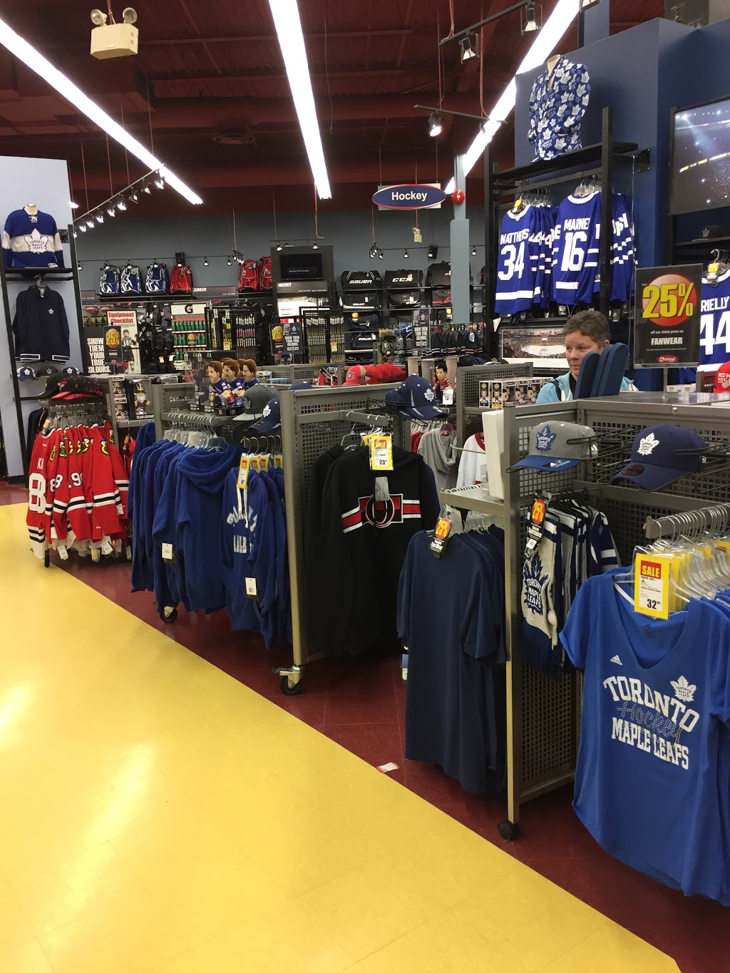 National Sports - Brampton | 539 Steeles Ave E, Brampton, ON L6W 4S2, Canada | Phone: (905) 454-7880