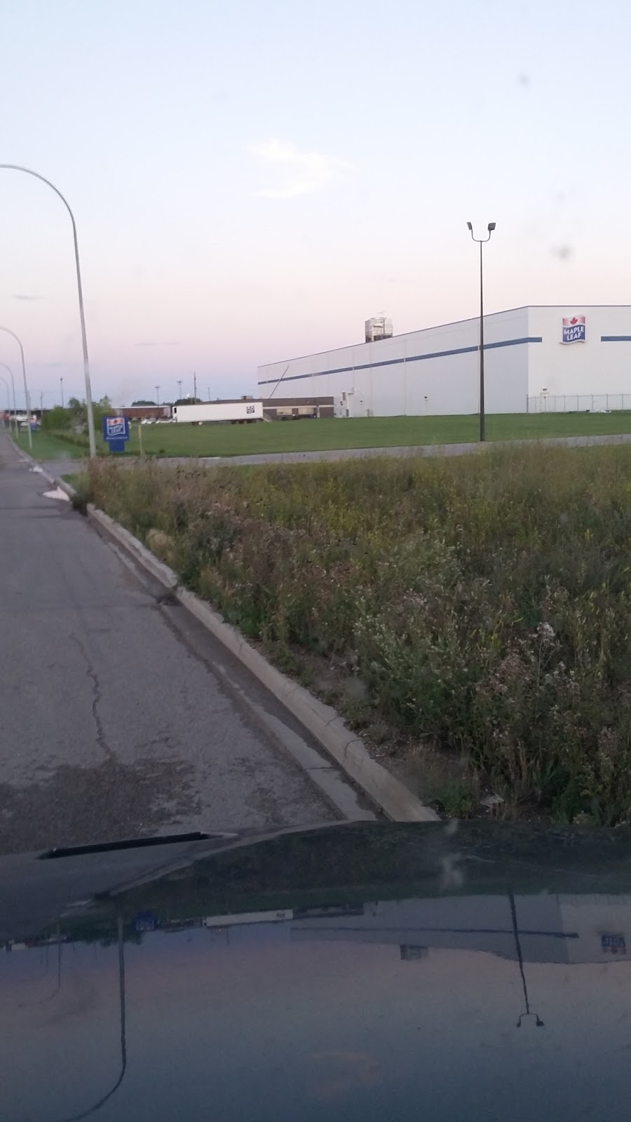 Maple Leaf Consumer Foods | 1015, 64th St, Saskatoon, SK S7P 0A8, Canada | Phone: (306) 667-2600