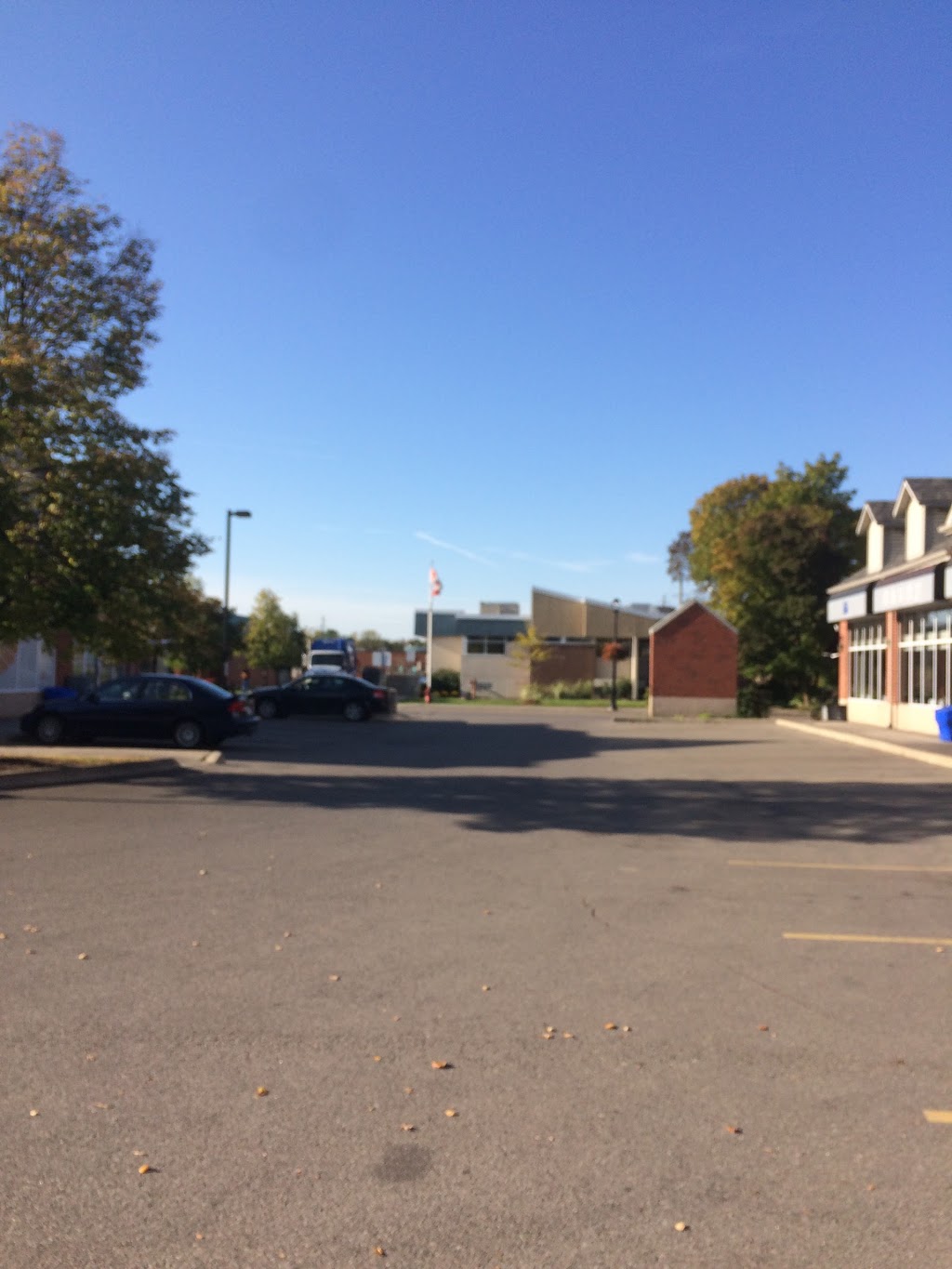 Queen Printing Center | 117 Queen St S Unit 6, Mississauga, ON L5M 6B5, Canada | Phone: (905) 567-4900