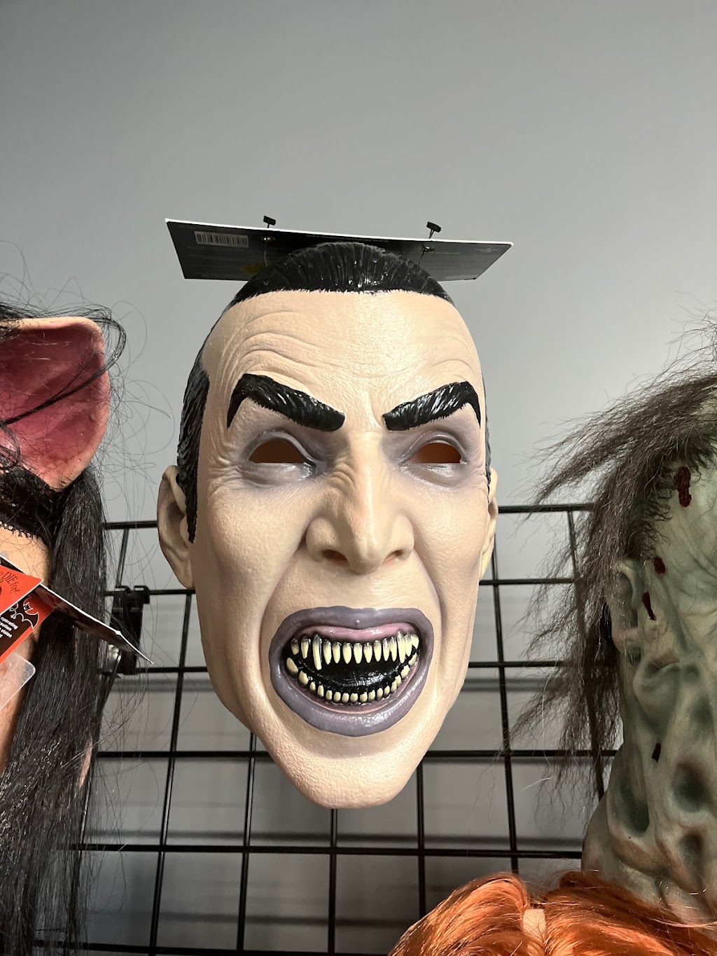 Halloween Depot Kirkland | 3272 Rue Jean-Yves, Kirkland, QC H9J 2R6, Canada | Phone: (450) 218-0774