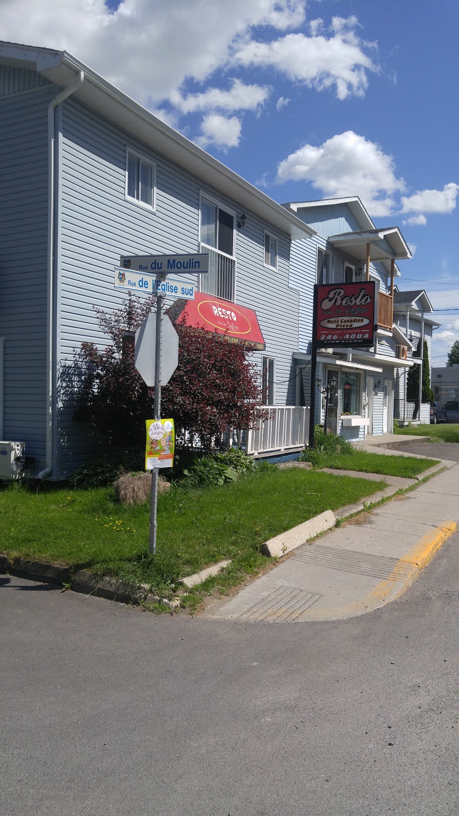 Resto rue de LÉglise | 22 Rue de lÉglise S, Lacolle, QC J0J 1J0, Canada | Phone: (450) 246-4004