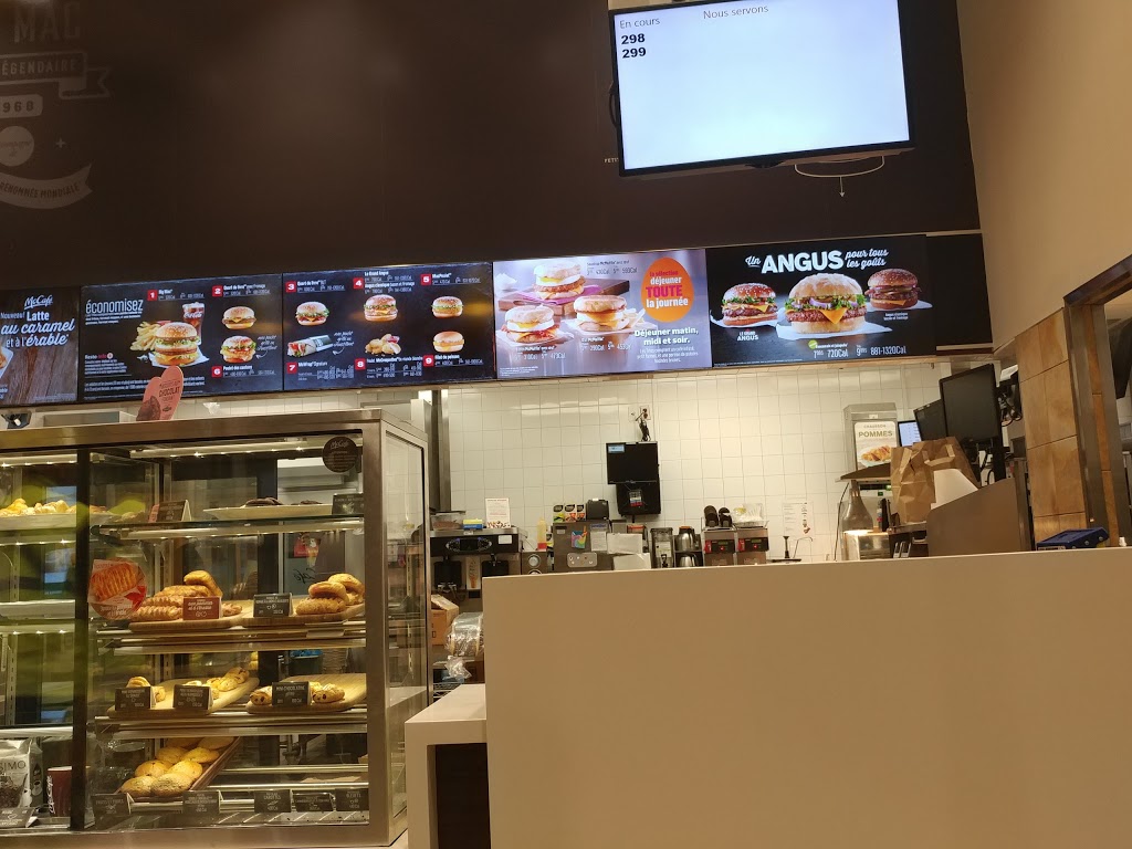 McDonalds | 590 Boulevard Wilfrid-Hamel, Québec, QC G1M 2T3, Canada | Phone: (418) 529-6722