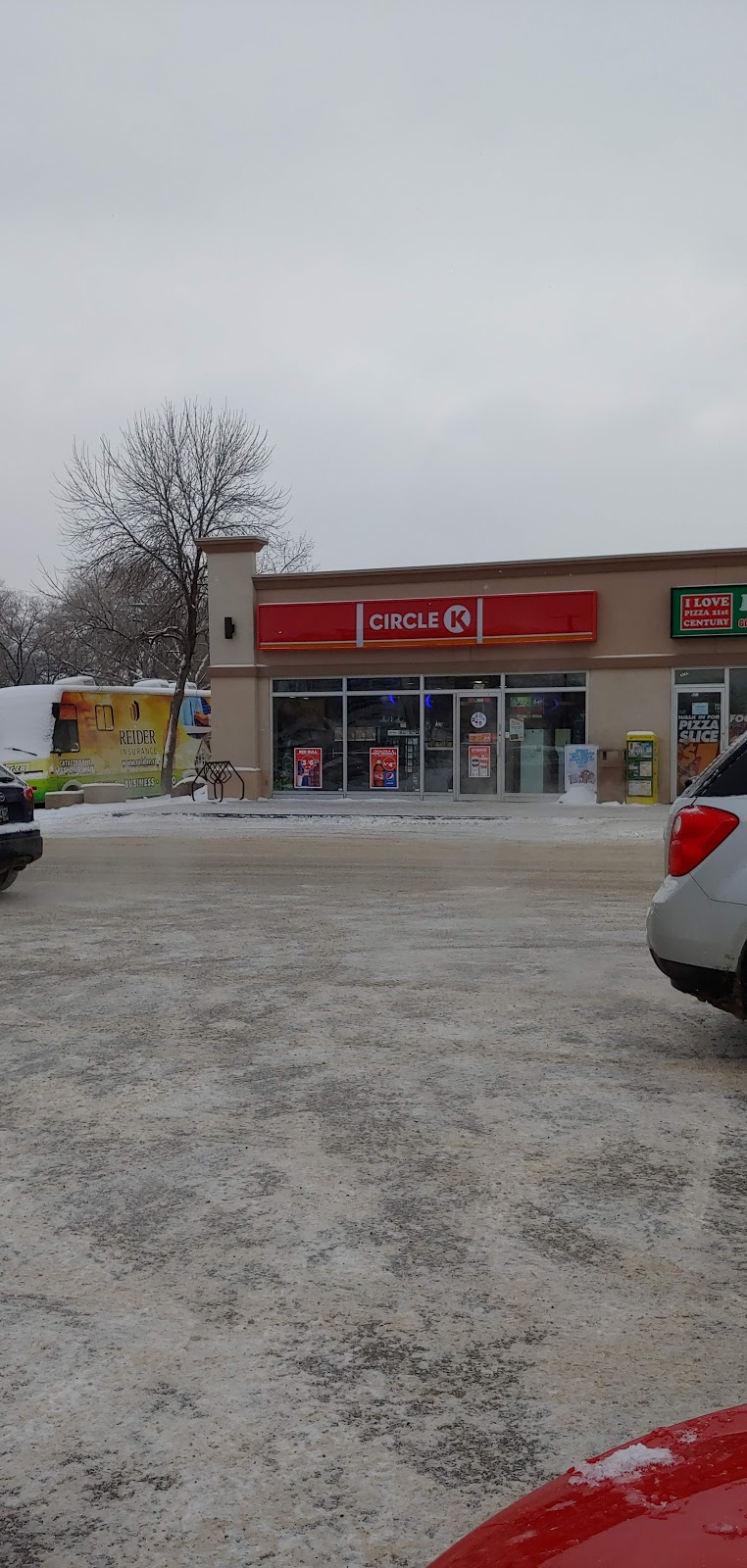 Munroe Shopping Centre | 489 London St, Winnipeg, MB R2K 2Z4, Canada | Phone: (204) 669-1267