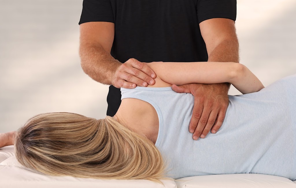 Massage Addict | 265 Edward St Unit 18, Aurora, ON L4G 3M7, Canada | Phone: (905) 900-0760