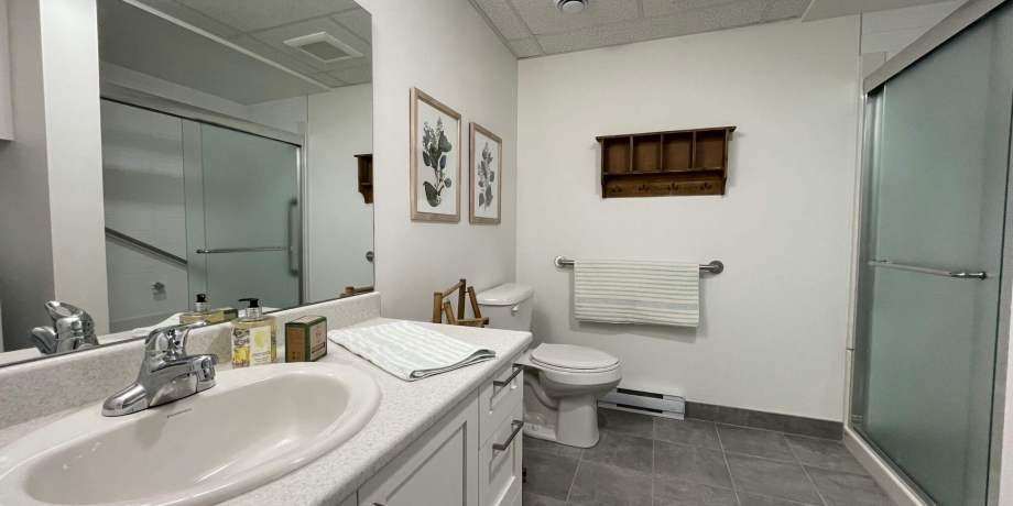 Résidence pour personnes âgées des Bâtisseurs - Sainte-Adèle | 322 Ch Notre Dame, Sainte-Adèle, QC J8B 1S5, Canada | Phone: (579) 202-1717