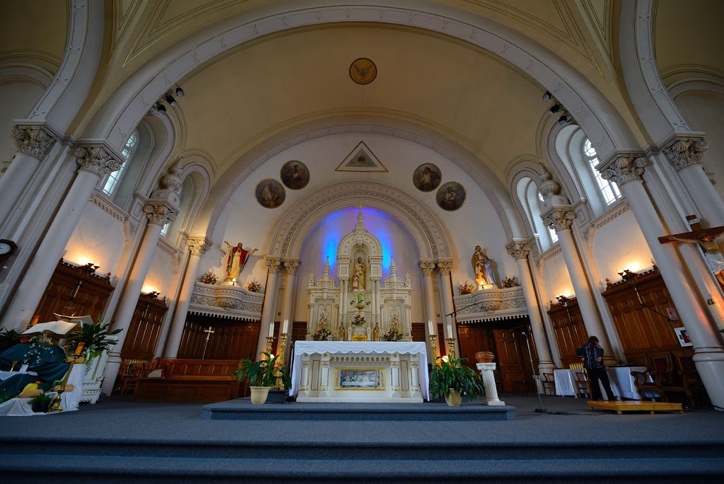 Église St-Matthieu (Paroisse Trinité-sur-Richelieu) | Rue Saint-Matthieu, Beloeil, QC J3G 4R2, Canada | Phone: (450) 446-2222