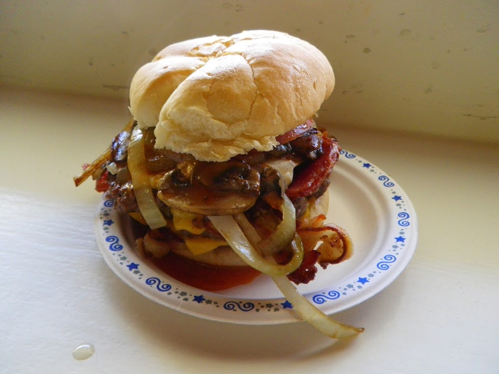 La Belle Patate | 1215 Esquimalt Rd, Victoria, BC V9A 3P2, Canada | Phone: (250) 220-8427