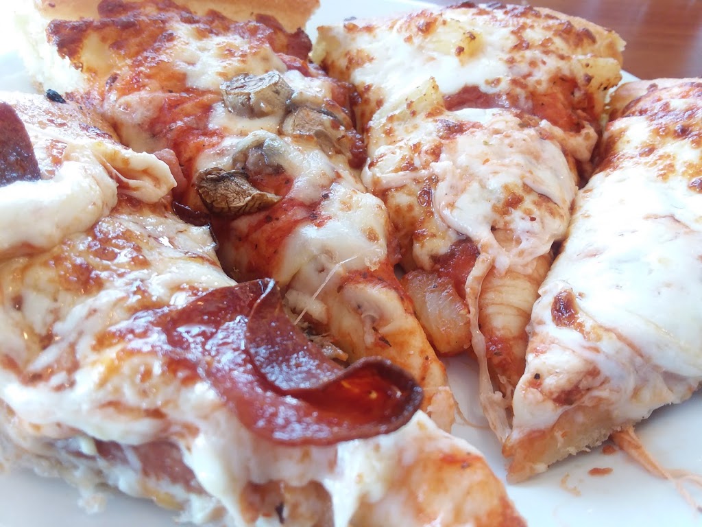 Pizza Hut | 2525 Quance St E, Regina, SK S4V 2X8, Canada | Phone: (306) 791-3020