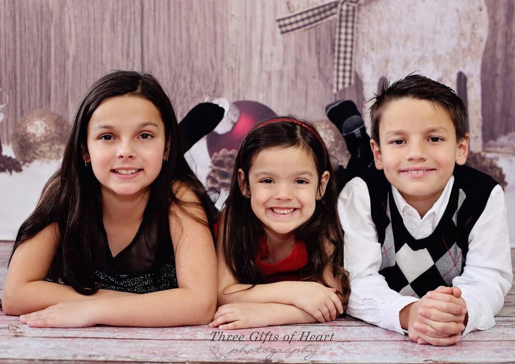 Three Gifts of Heart Photography | 1 Sawmill Rd, Barrie, ON L4N 6X1, Canada | Phone: (705) 716-8436